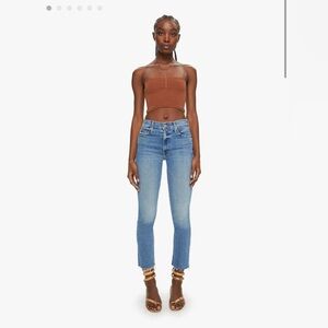 MOTHER The Mid Rise Dazzler Ankle Fray
IN Riding The Cliffside